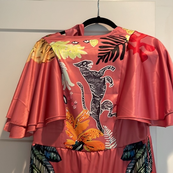 Unique Abstract dress - Picture 2 of 4